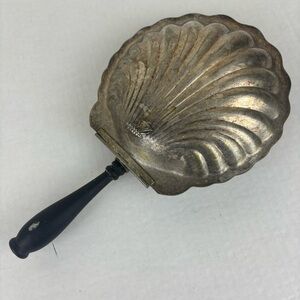 Vintage Oneida Silver-plate clam shaped silent butler footed w/ wood handle